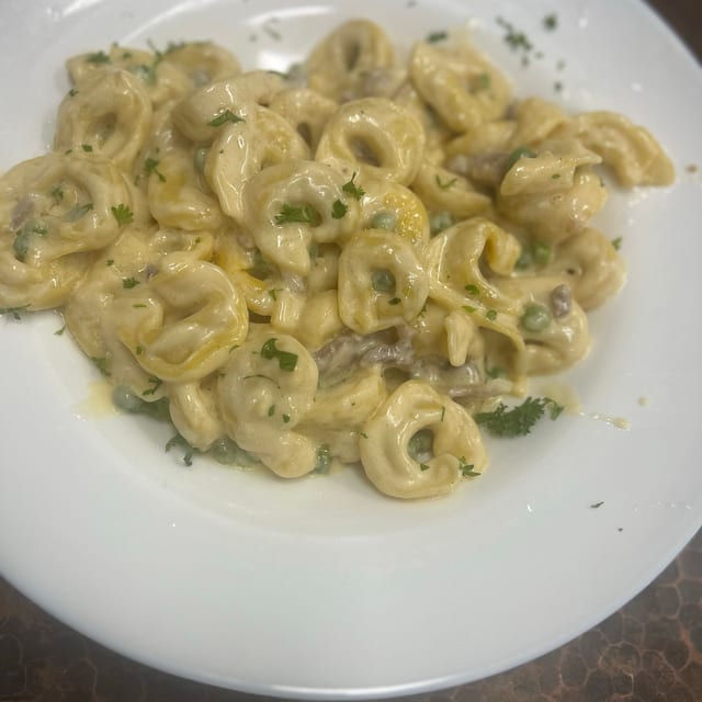 Tortellini Alla Panna.